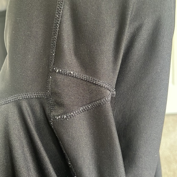 Amazon Leggings that feel like lulu - Picture 3 of 3